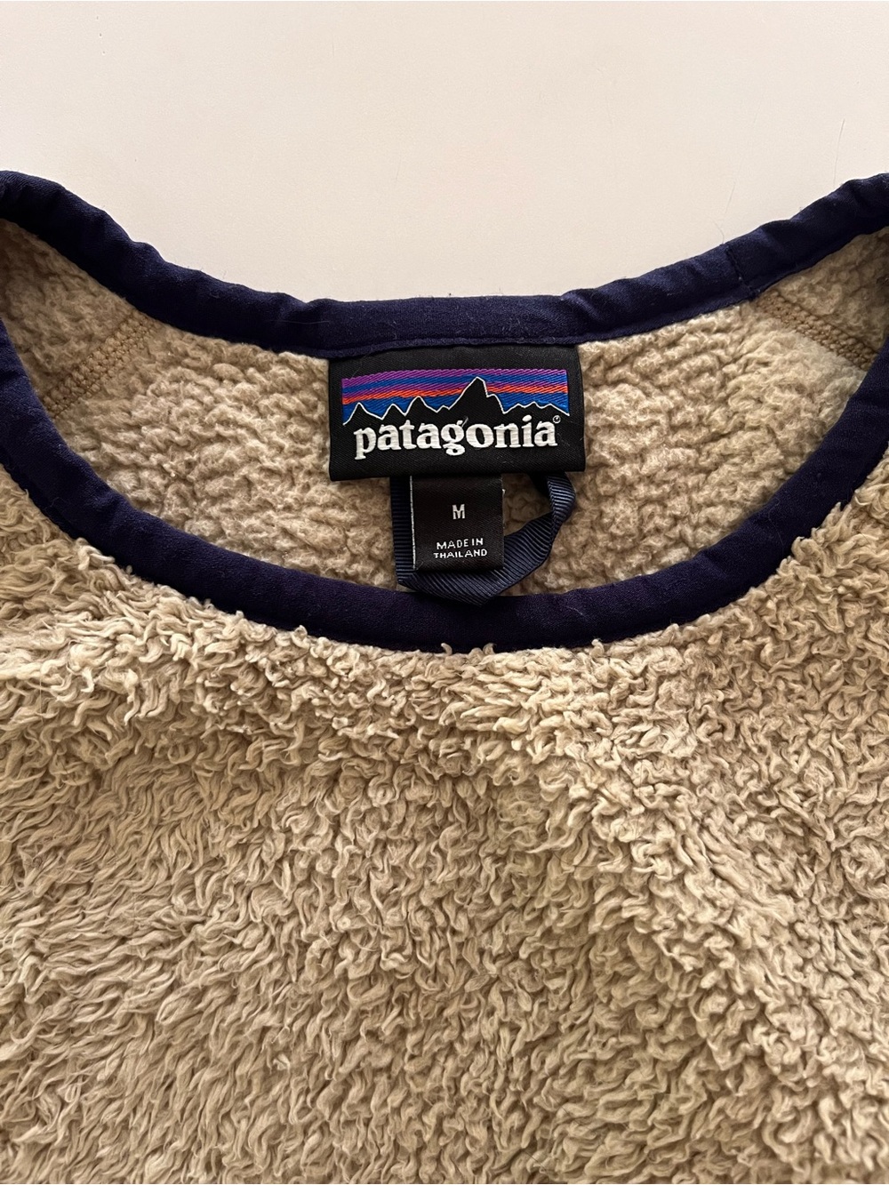 Patagonia Women’s Fuzzy Fleece Sweater in Cream & Navy with Pockets- Size M - Picture 3 of 8